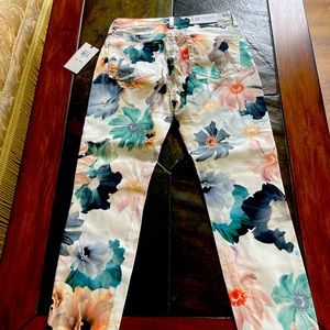 7 for all Mankind. Size 28. Beautiful floral pattern